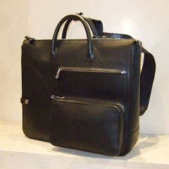 ３ウェイ　メンズブリーフケース　（リュック式のバッグ）