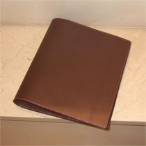 ものさしと太いペンを収納できるA4ノートカバー