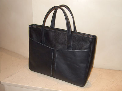 「ブリックス」（ファスナー式トートバッグ）