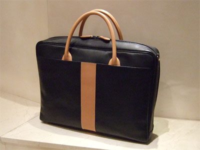 ファスナー式のブリーフケース