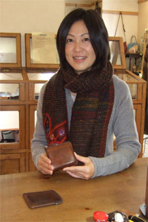 「ジーヴズ」（ファスナー式財布）