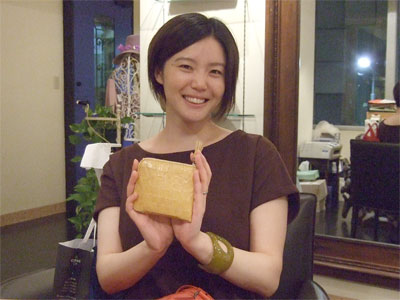 名品財布　「金のジーヴズ」の笑顔