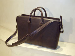 特別色のビジネスバッグ