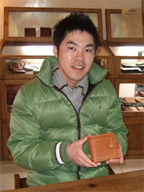 2008年秋冬コレクションのふたつ折り財布