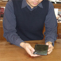 「外箱小銭入れ付きふたつ折り札入」