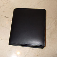 二つ折りのおサイフ