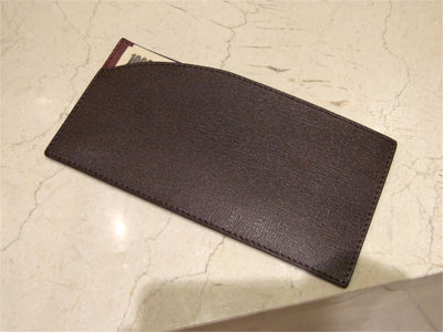 最もコンパクトな札入