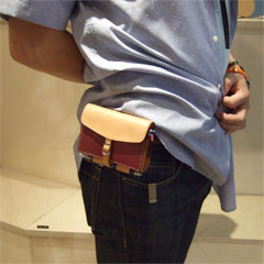 ベルトホルダー付き手帳カバー