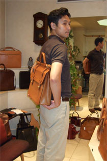 「トップバーブリーフケース」（リュックタイプ）