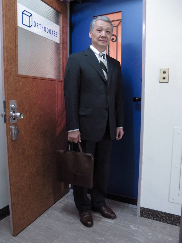 オーソドキシー革の「ふにゃバッグ」、その評判は・・・