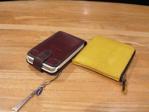 革のiPhoneケースとリザードのお財布
