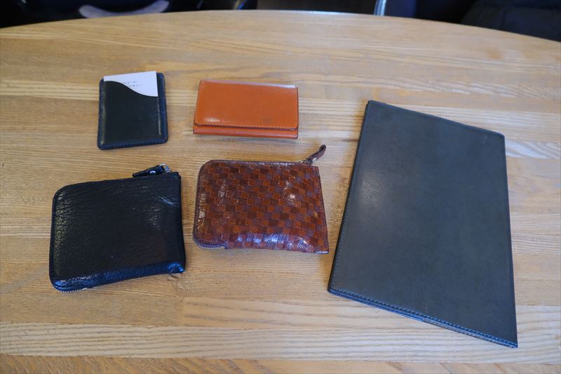クライアントに長年お使いいただいている当店コレクション：コンパクト財布、名刺入れ