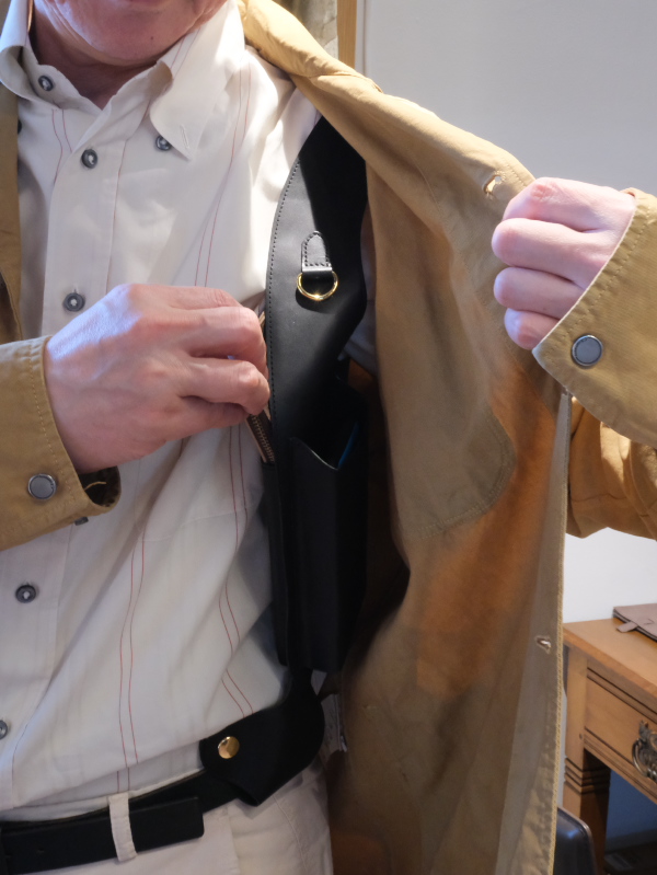 ボディバッグ？ホルスター型の財布＆スマホケース 50210