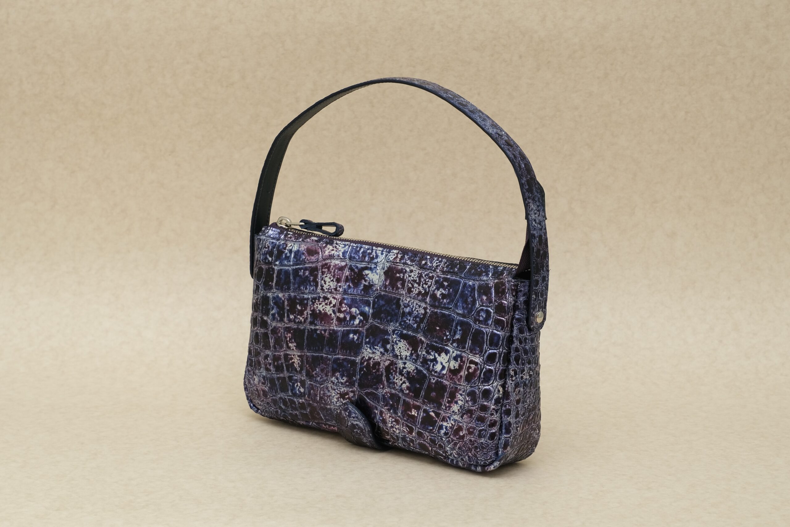 宇宙のようなリネアペッレレザーのポーチ&ハンドバッグ50804