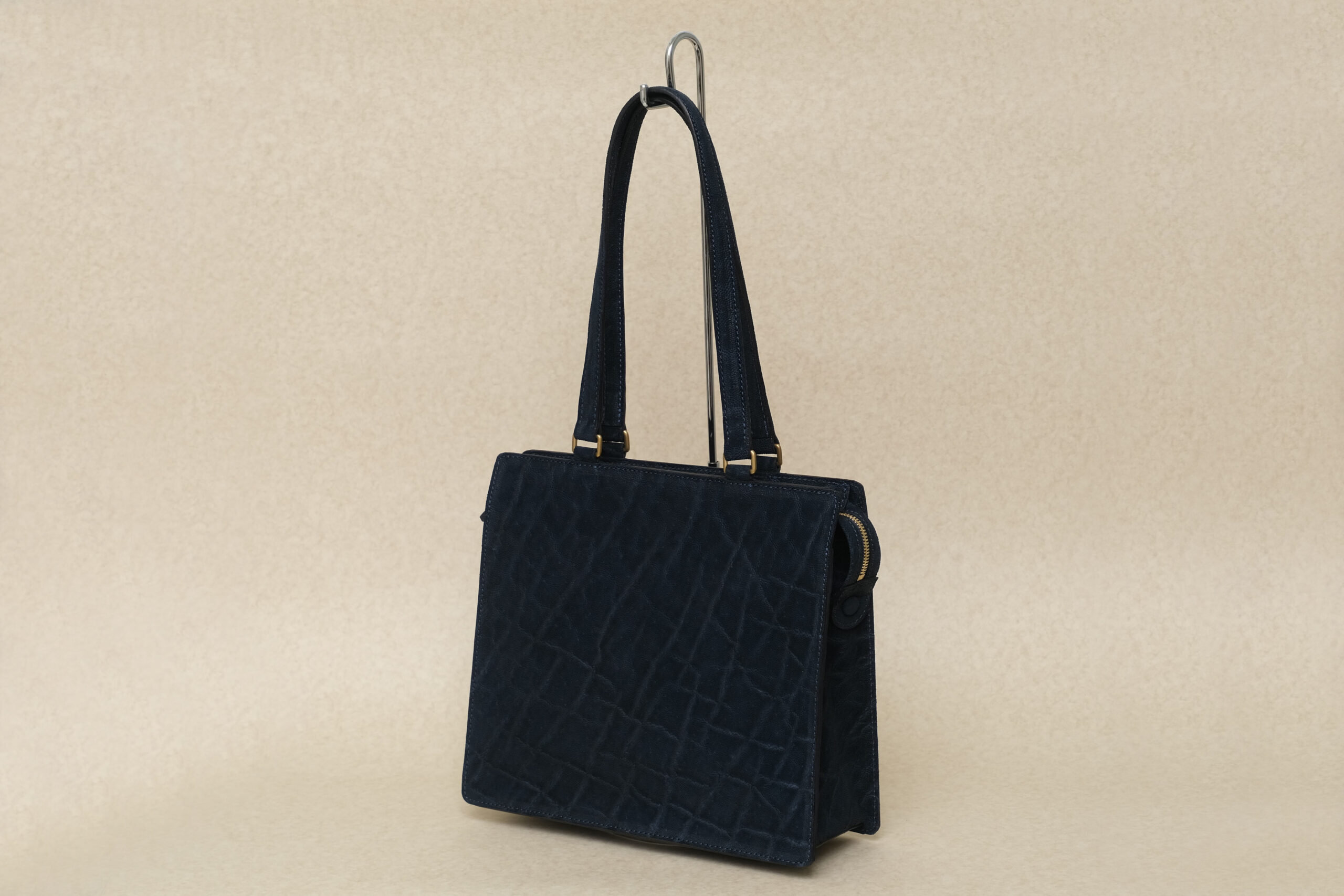 ネイビーゾウ革の定番バッグ「アルルカン」509N