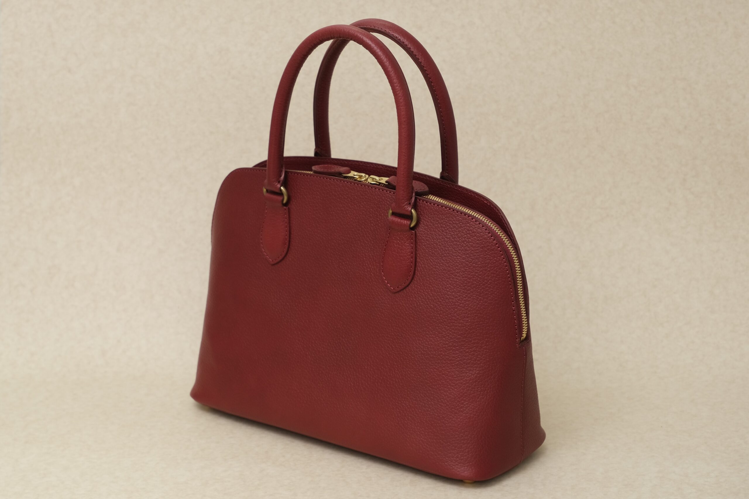 二重重ねのハンドバッグ　251202