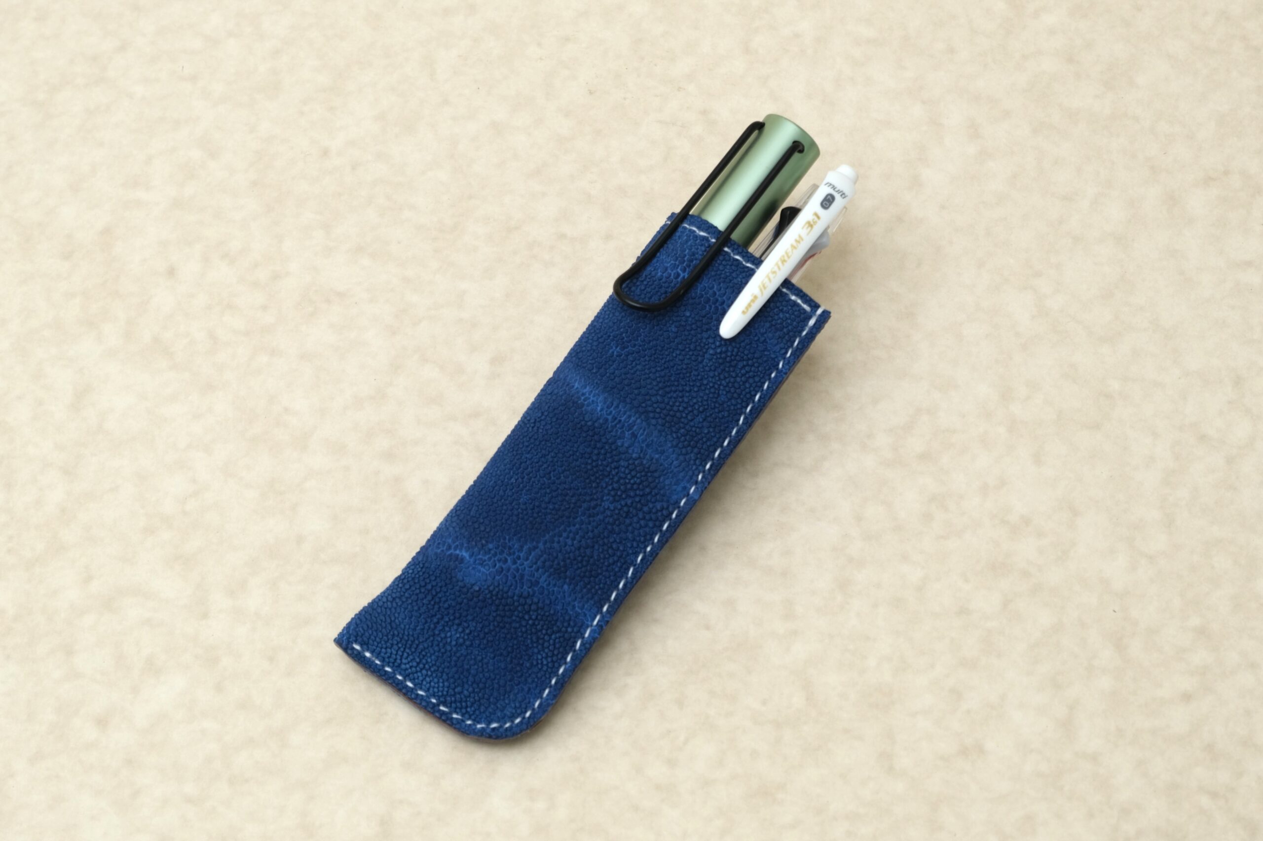 ホリデー企画 シンプルなペンケース