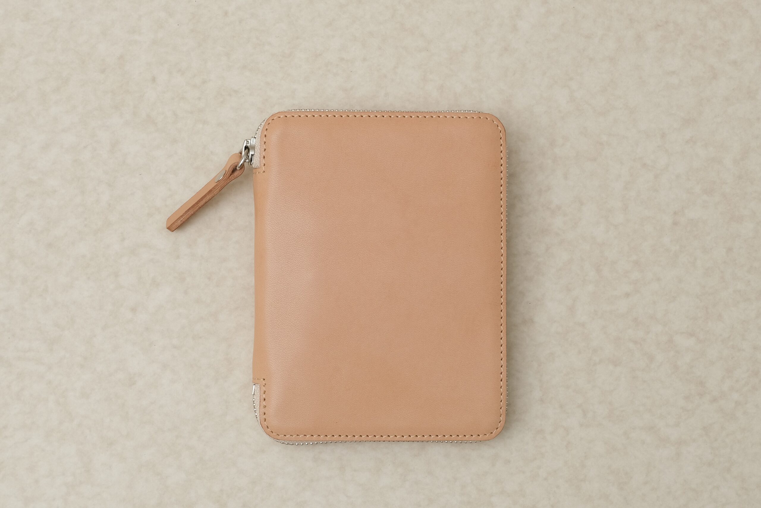 ぴったりサイズで4種が入る名刺入れ　260203